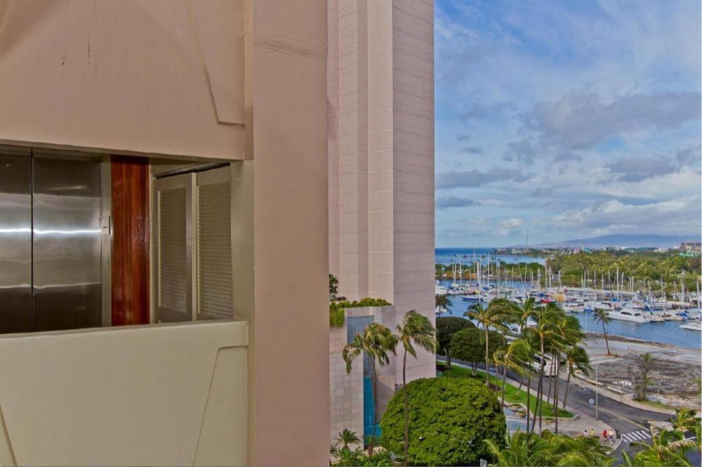 Equus Otel Honolulu Dış mekan fotoğraf